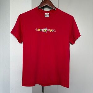 VINTAGE Y2K BOYS R TOYS GRAPHIC T-SHIRT RED SIZE SMALL